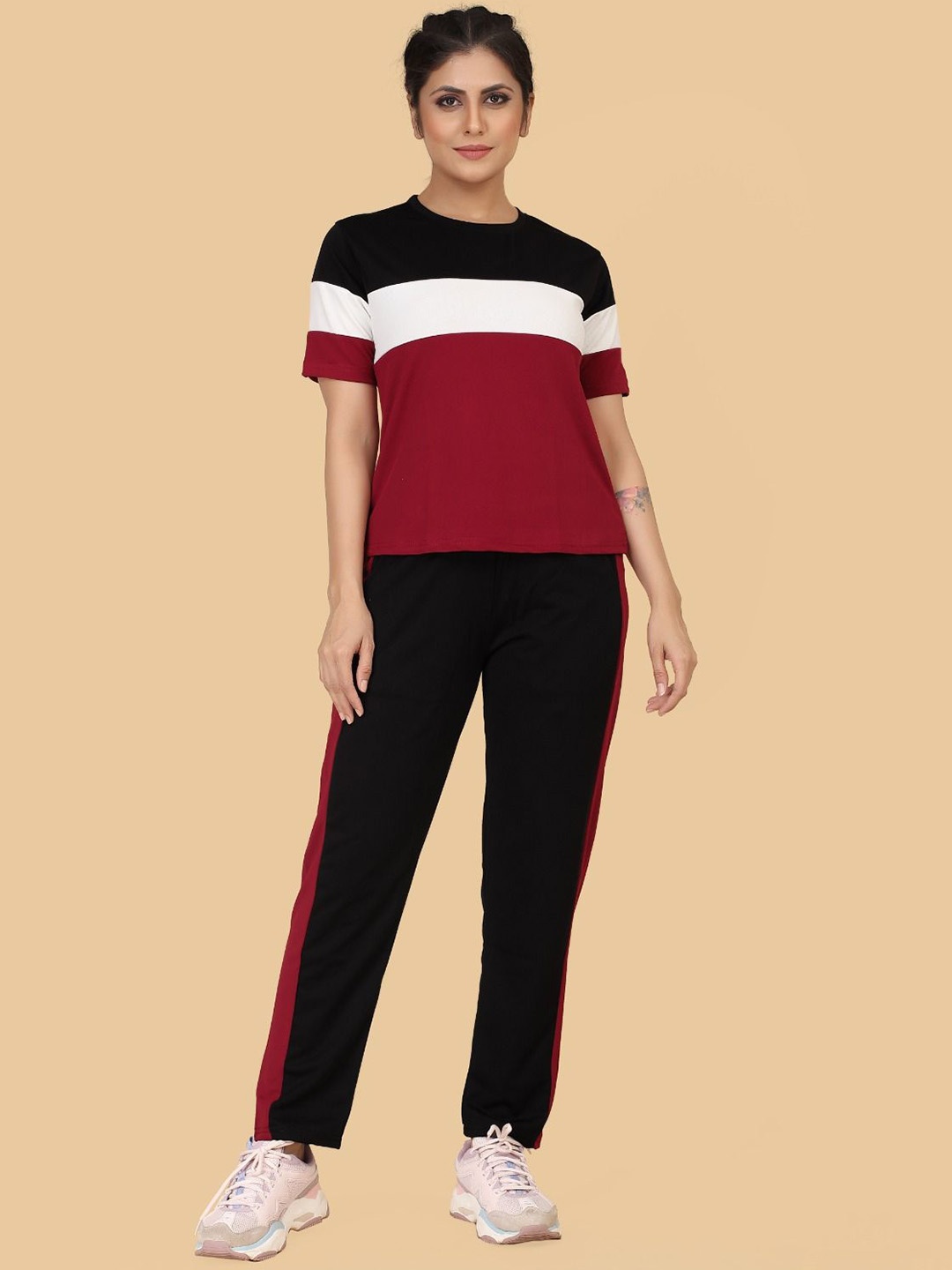 

SAKARMAA Colourblocked Short Sleeve T-Shirt & Track Pant Tracksuits, Maroon