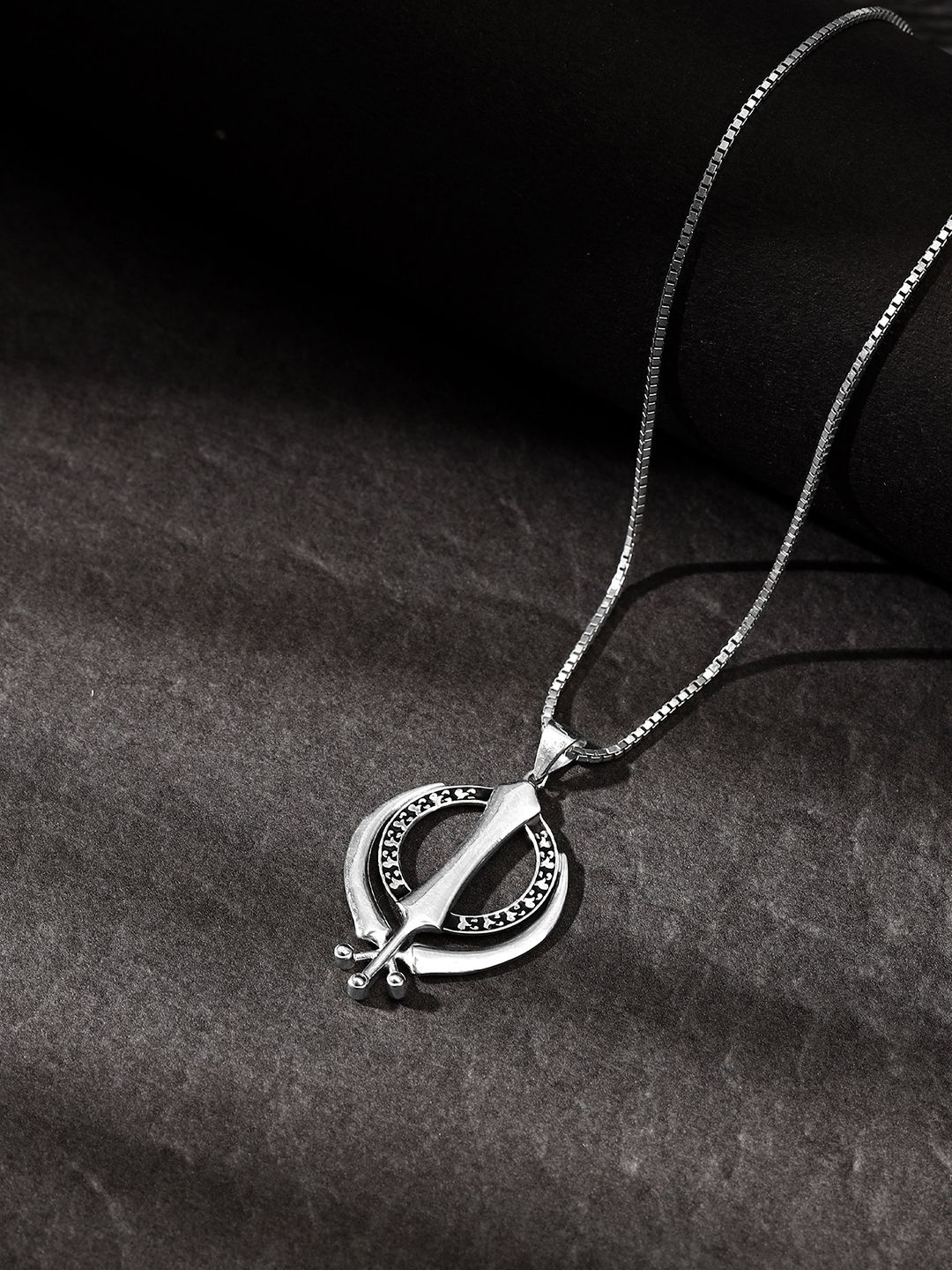 

GIVA 925 Sterling Silver Rhodium-Plated Contemporary Pendant With Chain