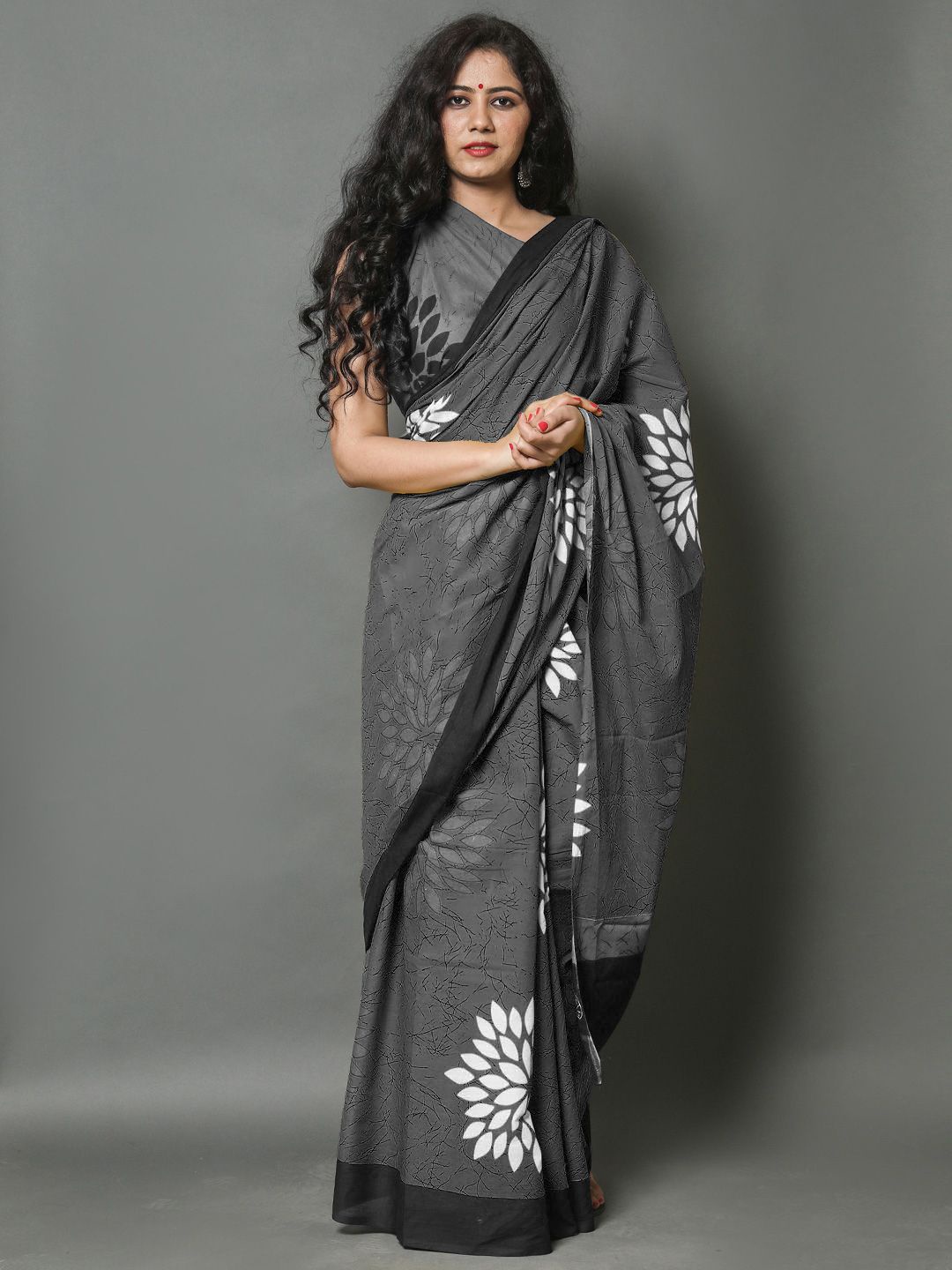 

BUTA BUTI Floral Pure Cotton Saree, Black