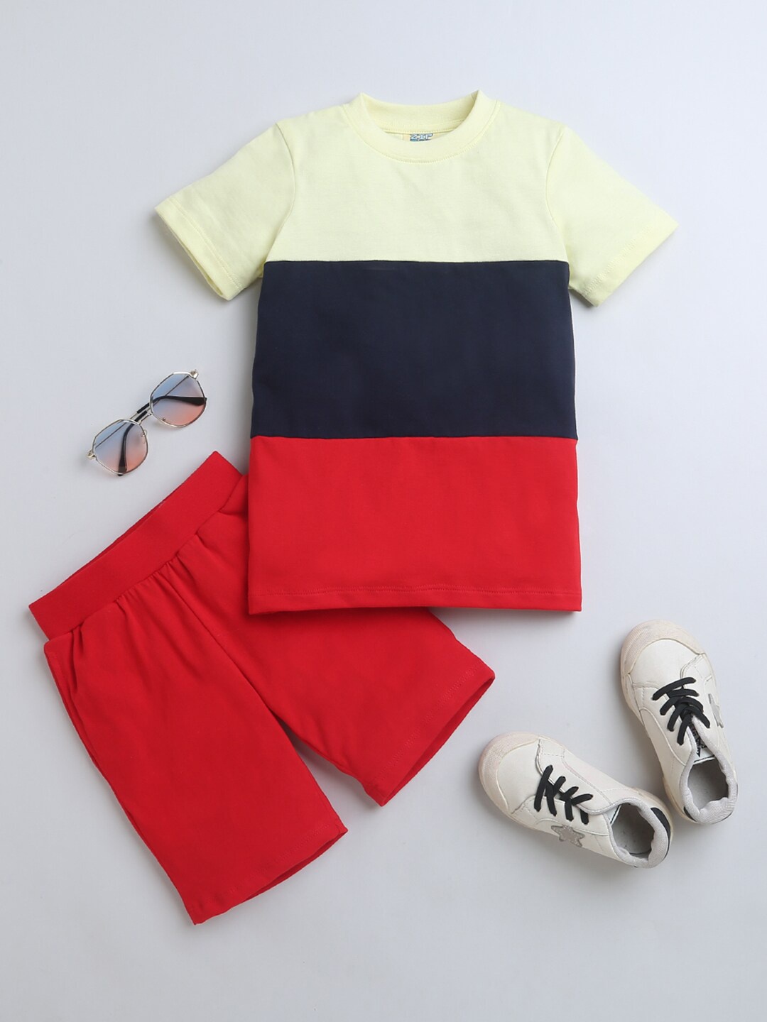 

ZIP ZAP ZOOP Boys Colourblocked Pure Cotton T-shirt with Shorts, Red