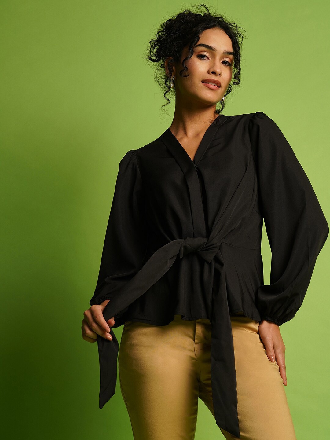 

Globus Solid V-Neck Tie-Up Detail Peplum Top, Black