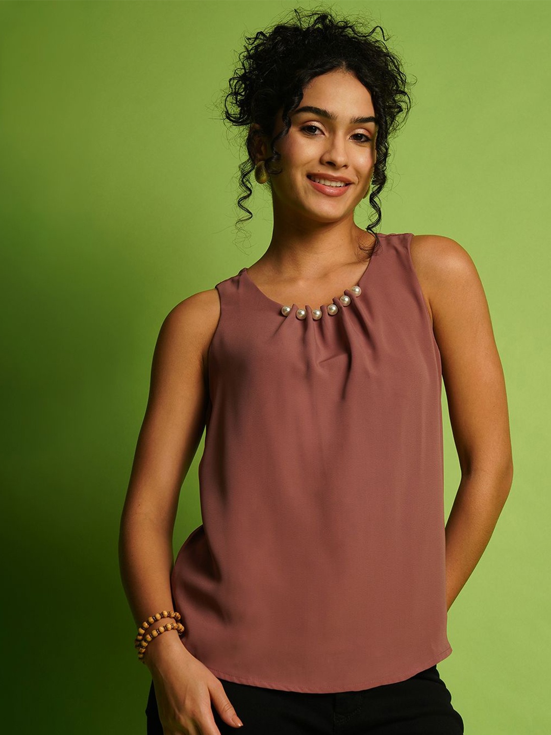 

Globus Studded Solid Round Neck Sleeveless Top, Pink