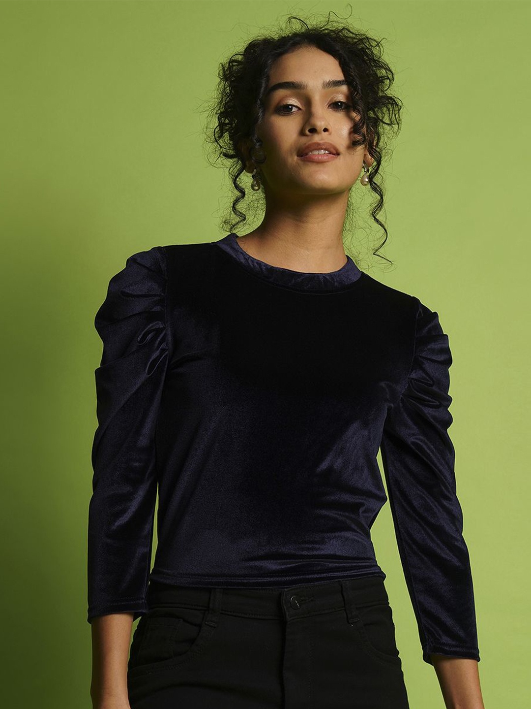 

Globus Solid Round Neck Puff Sleeves Top, Navy blue