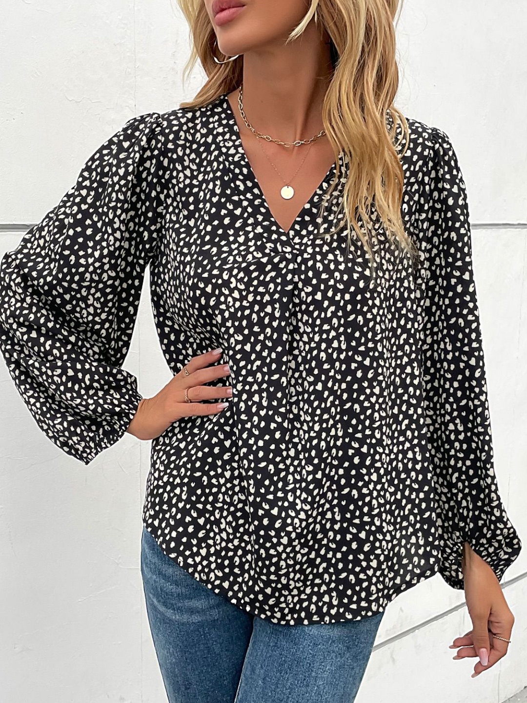

StyleCast V-Neck Abstract Printed Longline Top, Black