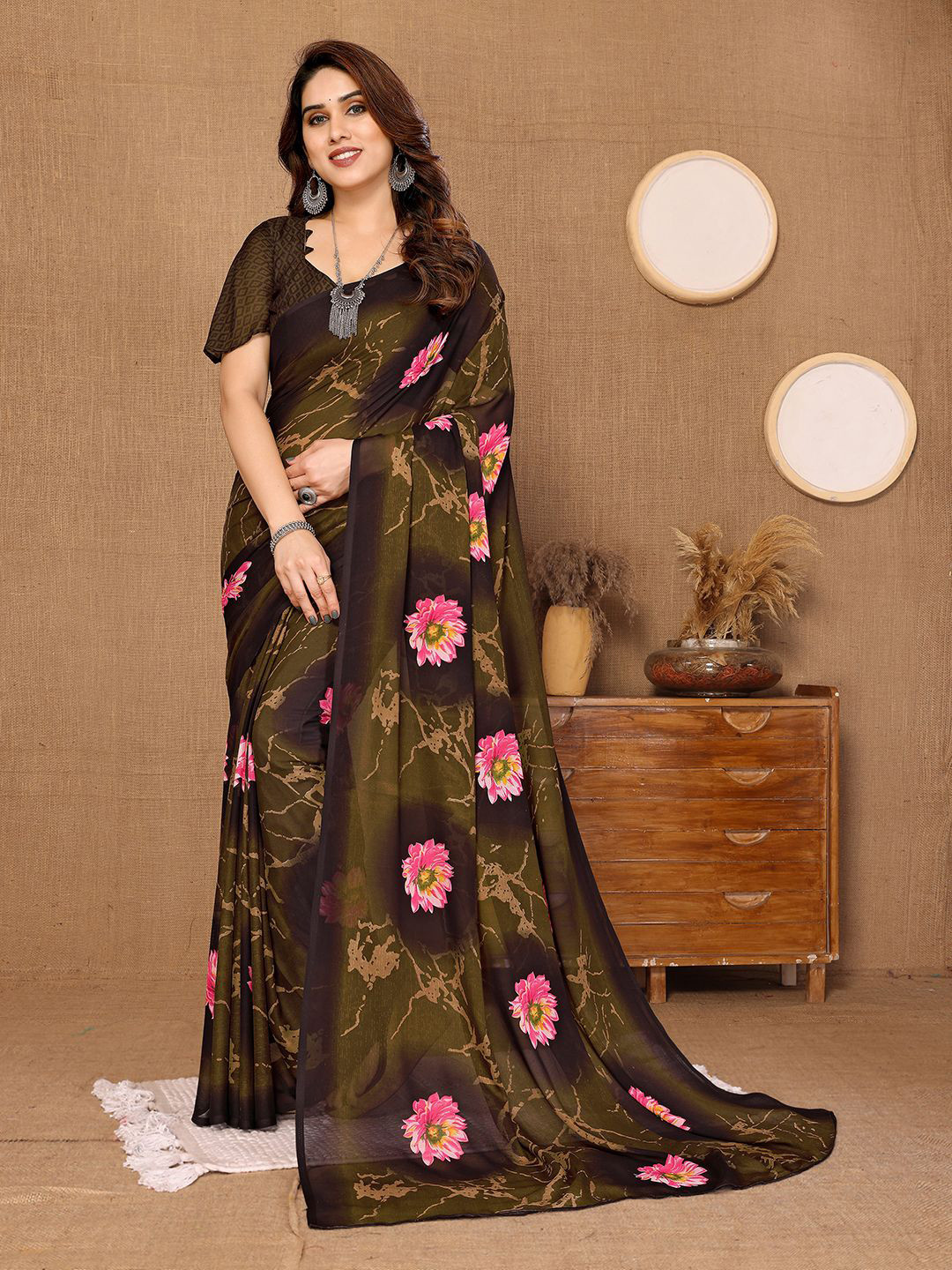 

Moda Rapido Floral Pure Georgette Saree, Brown