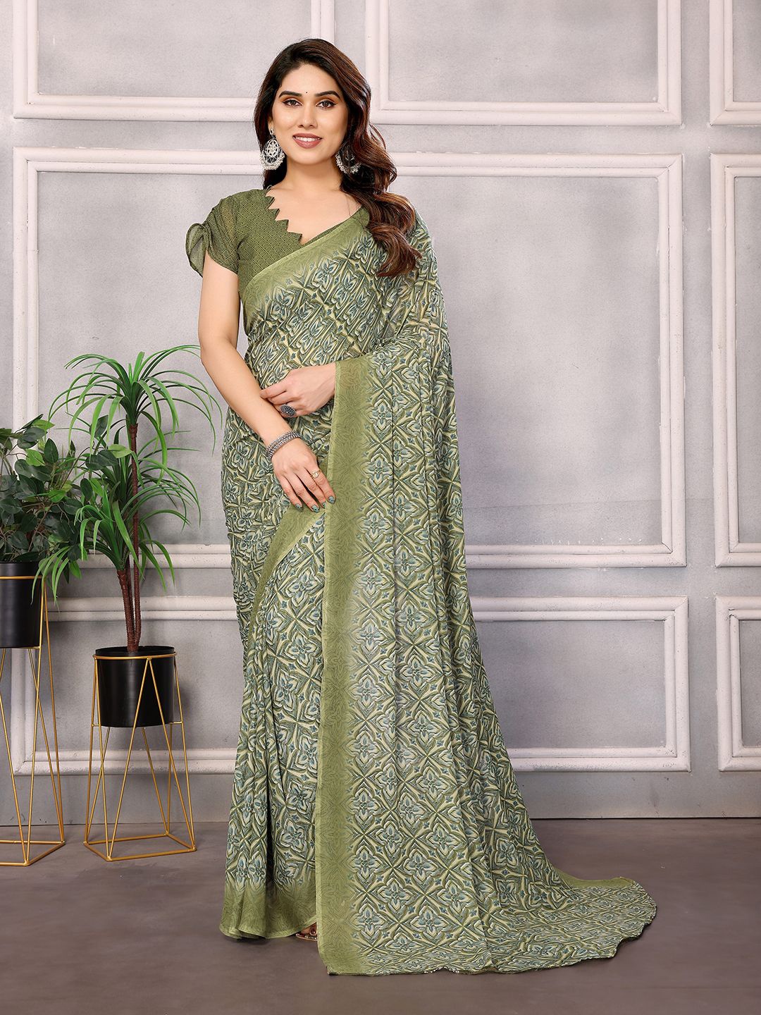 

Moda Rapido Ethnic Motifs Printed Pure Georgette Saree, Green