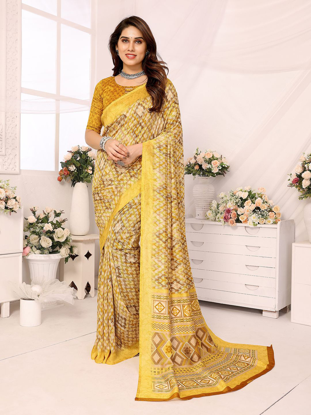 

ANAND SAREES Saree with Blouse Piece, Yellow