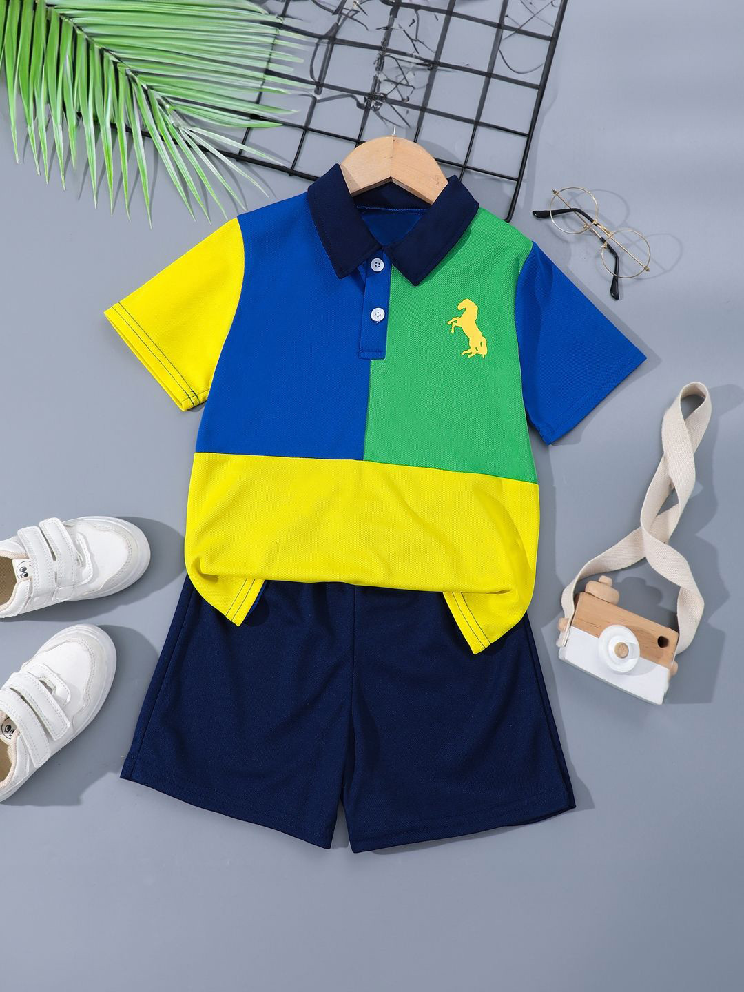 

StyleCast Girls Blue & Green Colourblocked T-shirt with Shorts