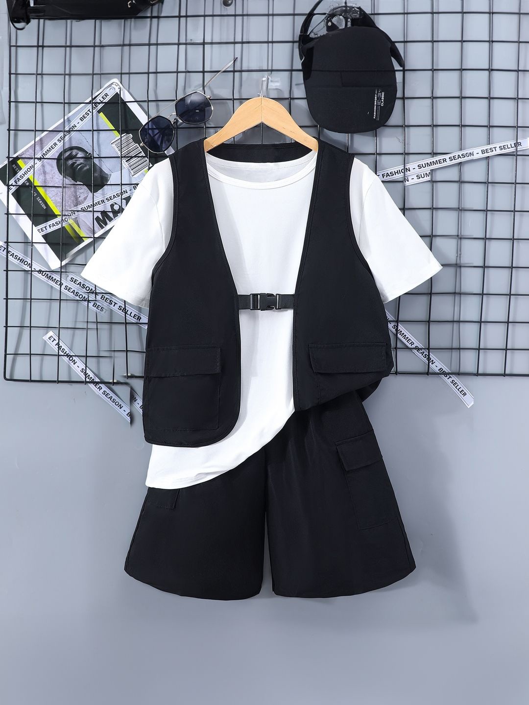 

StyleCast Girls Black & White Round Neck Top with Shorts
