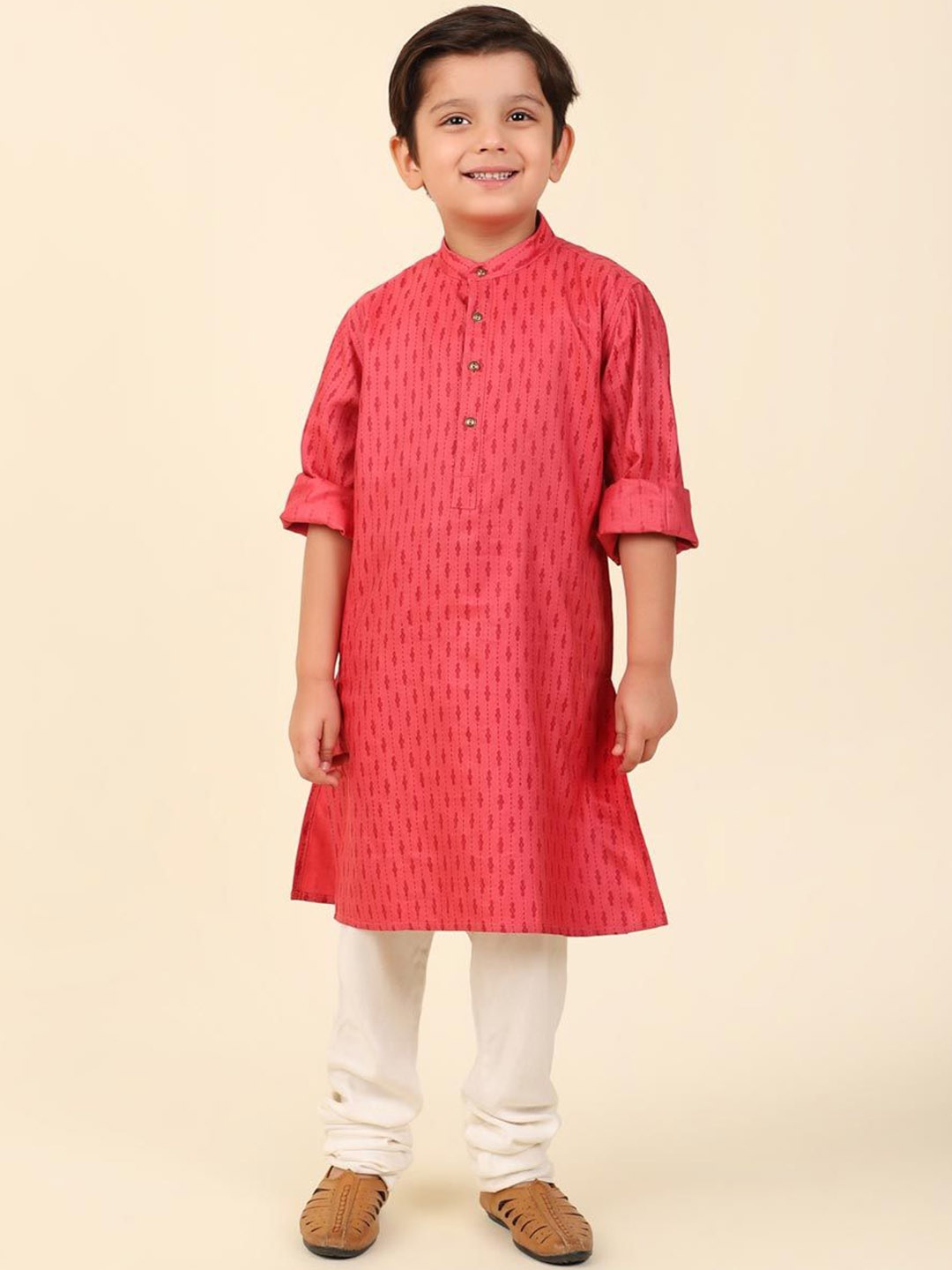 

Fabindia Boys Ethnic Motifs Printed Roll-Up Sleeves Thread Work Straight Kurta, Red