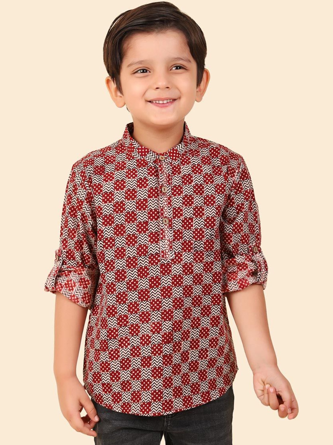 

Fabindia Boys Ethnic Motifs Printed Band Collar Straight Kurta, Red