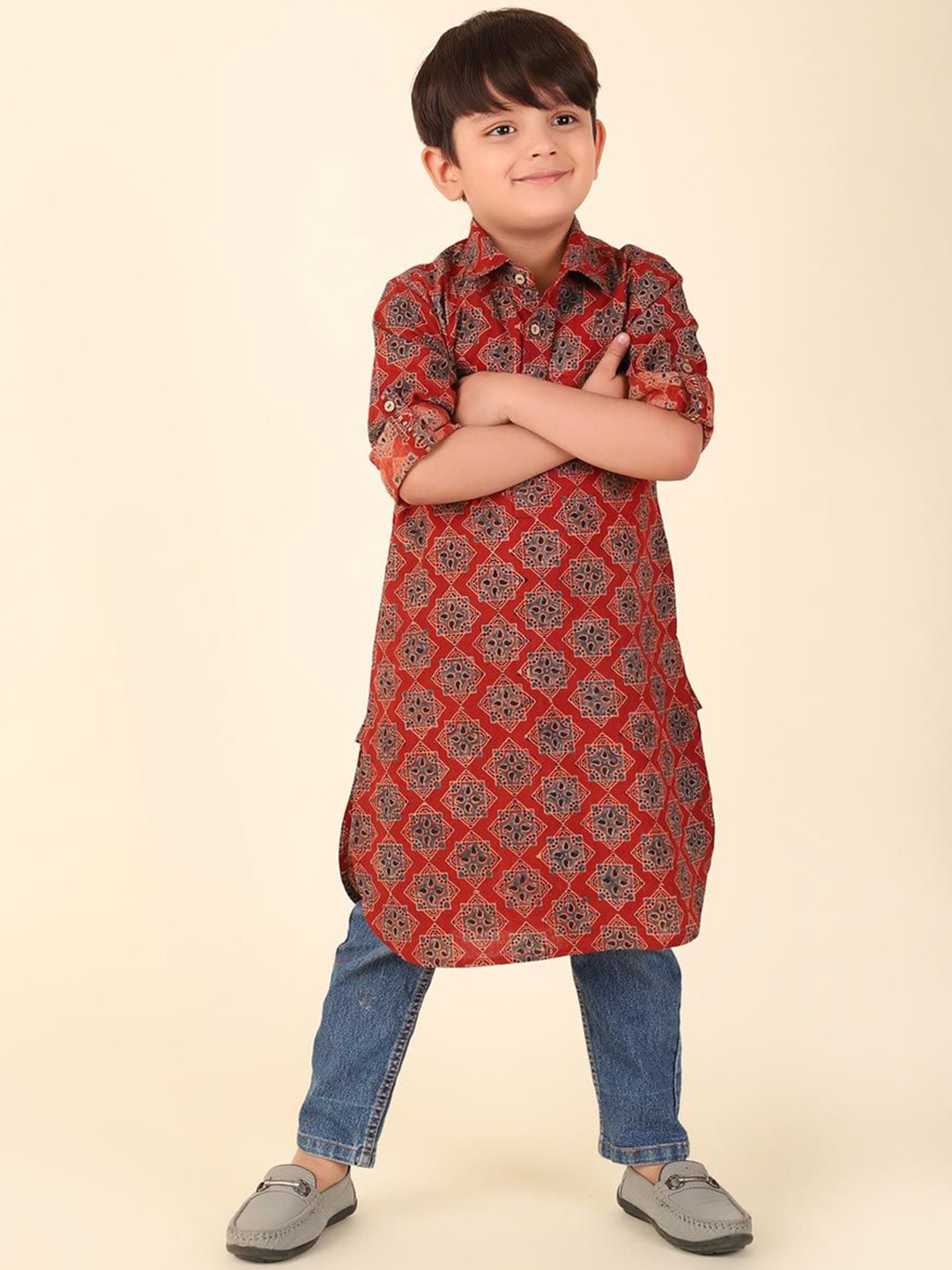 

Fabindia Boys Ethnic Motifs Printed Band Collar Pathani Kurta, Red