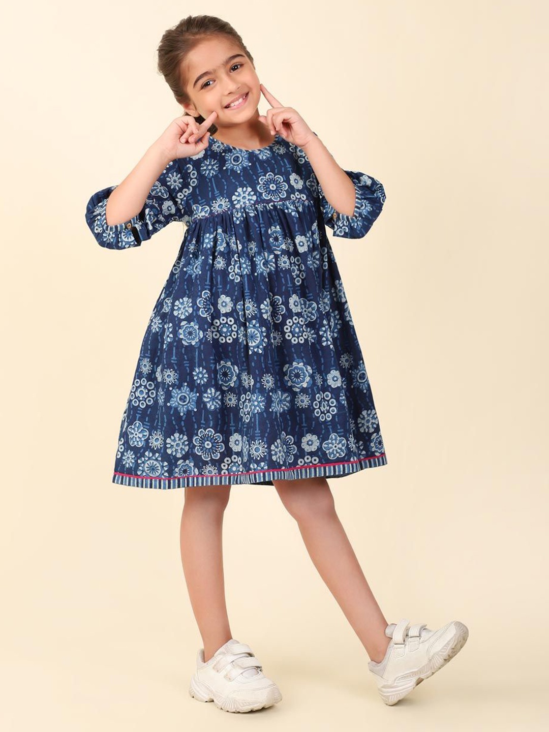 

Fabindia Girls Floral Printed Fit & Flare Dress, Blue