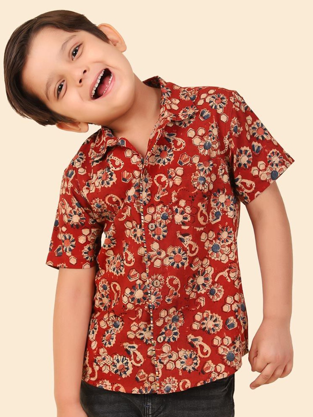 

Fabindia Boys Floral Printed Casual Shirt, Red