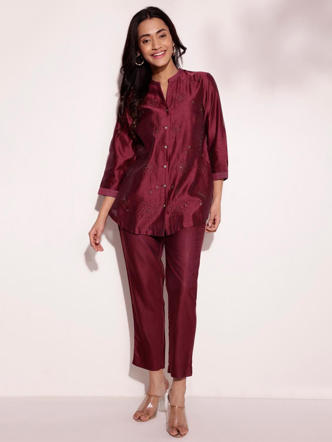 

Fabindia Embellished Mandarin Collar Slim Fit Shirt With Trousers, Burgundy