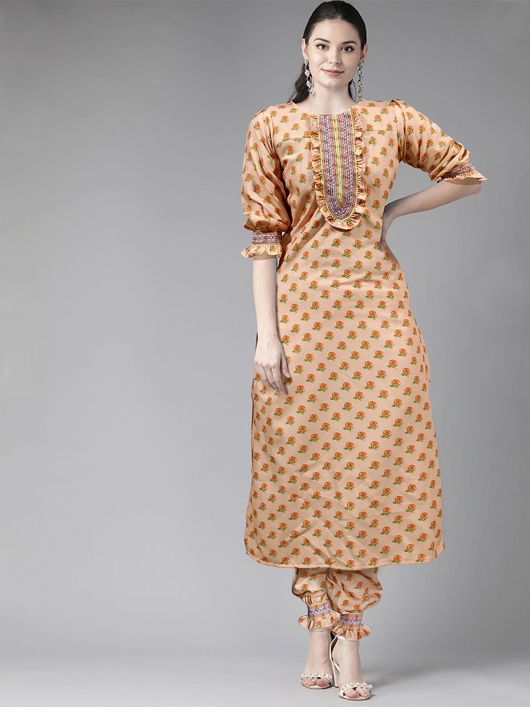 

Fashion Petals Round Neck Floral Printed Thread Work Straight Kurta, Yellow