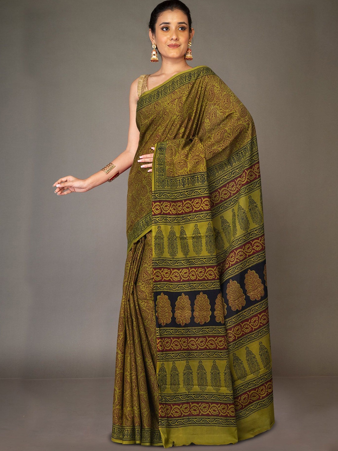 

Unnati Silks Paisley patterned Handloom Bagh Saree, Green