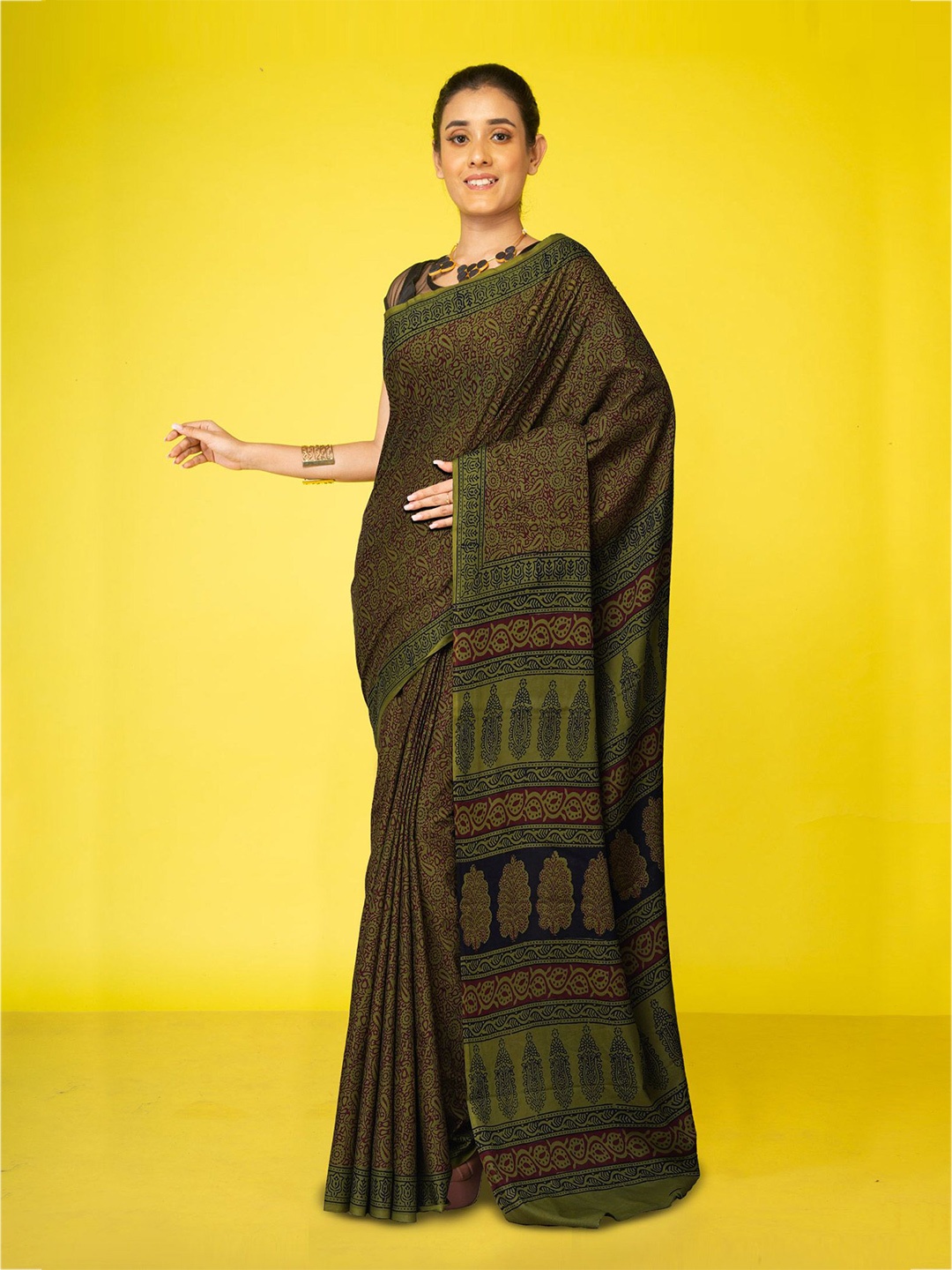 

Unnati Silks Ethnic Motifs Handloom Bagh Saree, Green
