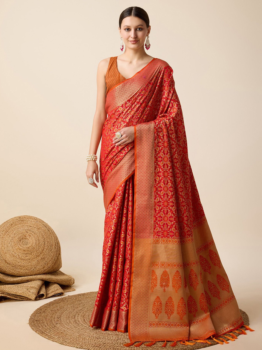 

HEER FASHION Woven Design Zari Patola Saree, Red