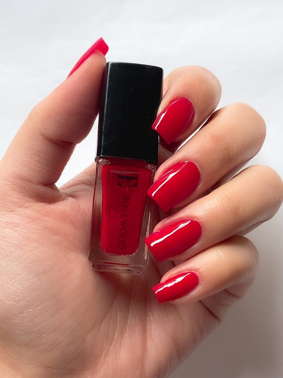 

ELLEMENT CO. Vegan Chip-Resistant Nail Lacquer 5 ml - Rosewood, Red