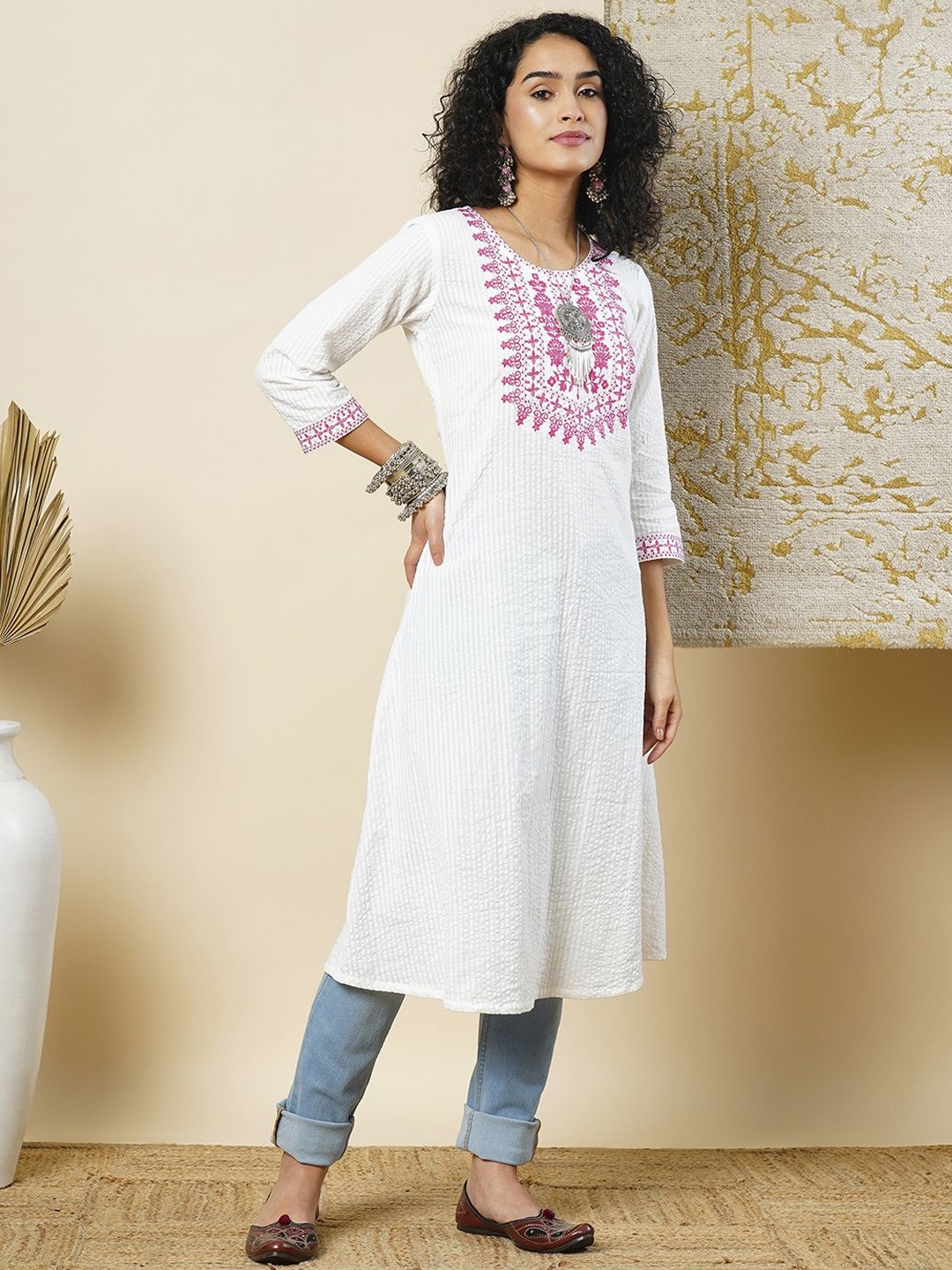 

Globus White Ethnic Motifs Self Design Round Neck Pure Cotton A-Line Kurta