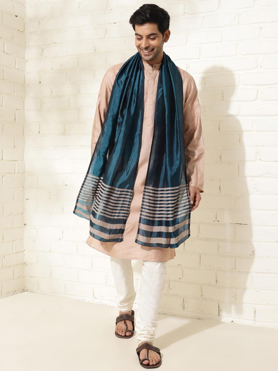 

Fabindia Men Maheshwari Stole, Teal