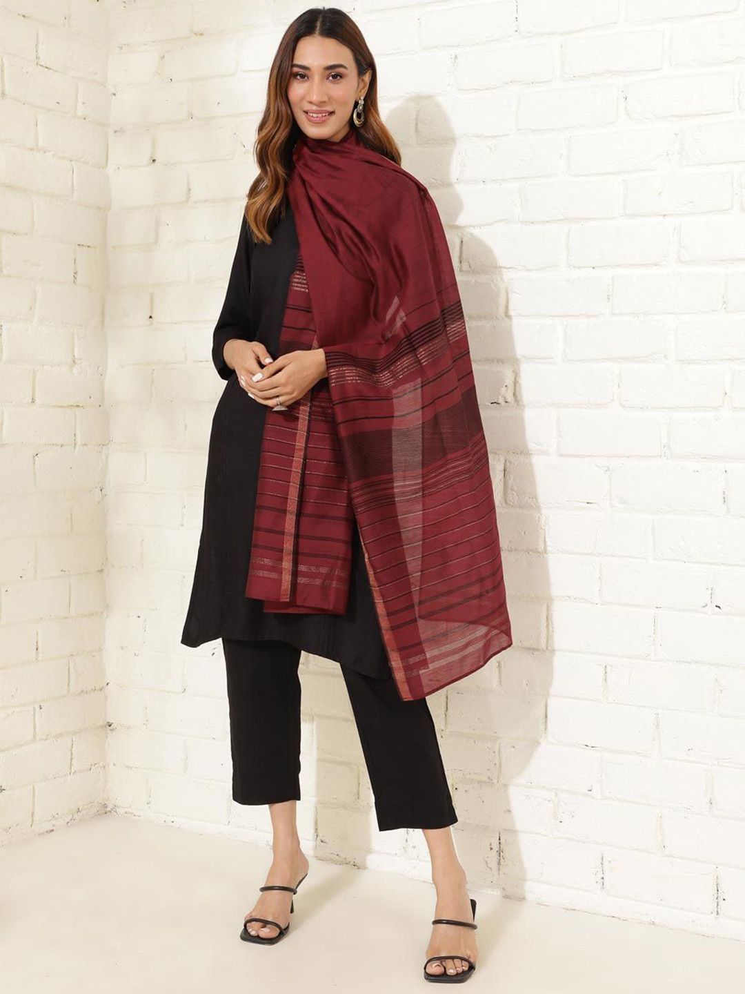 

Fabindia Women Woven Design Stole, Maroon