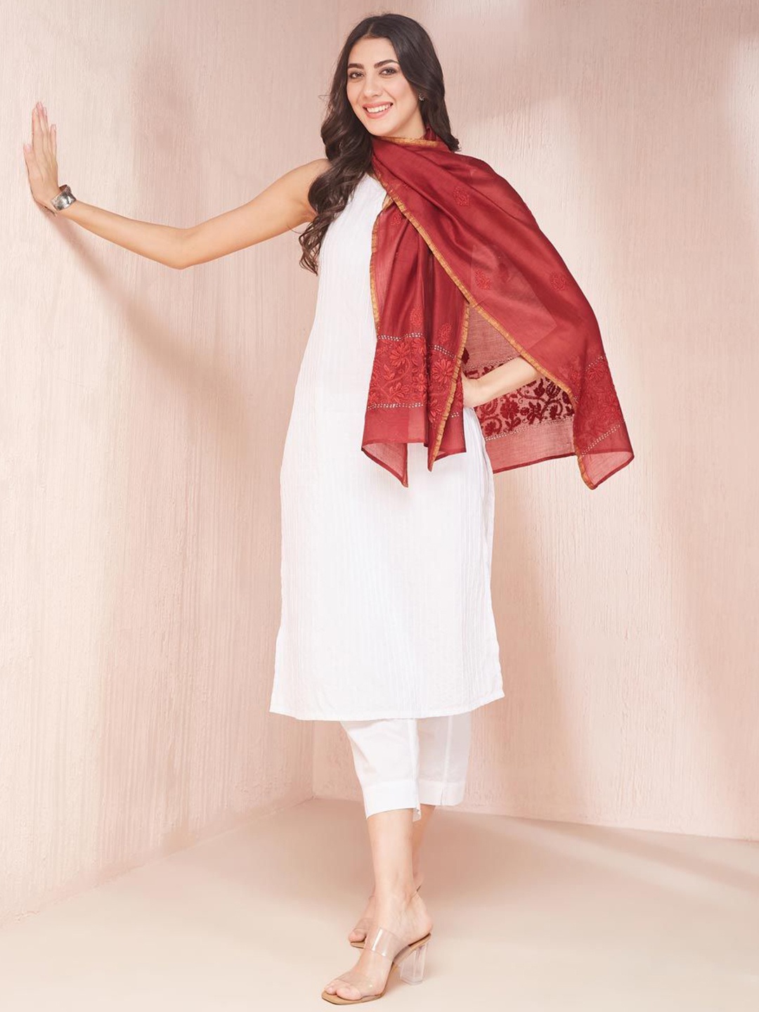 

Fabindia Women Embroidered Chikankari Stole, Maroon