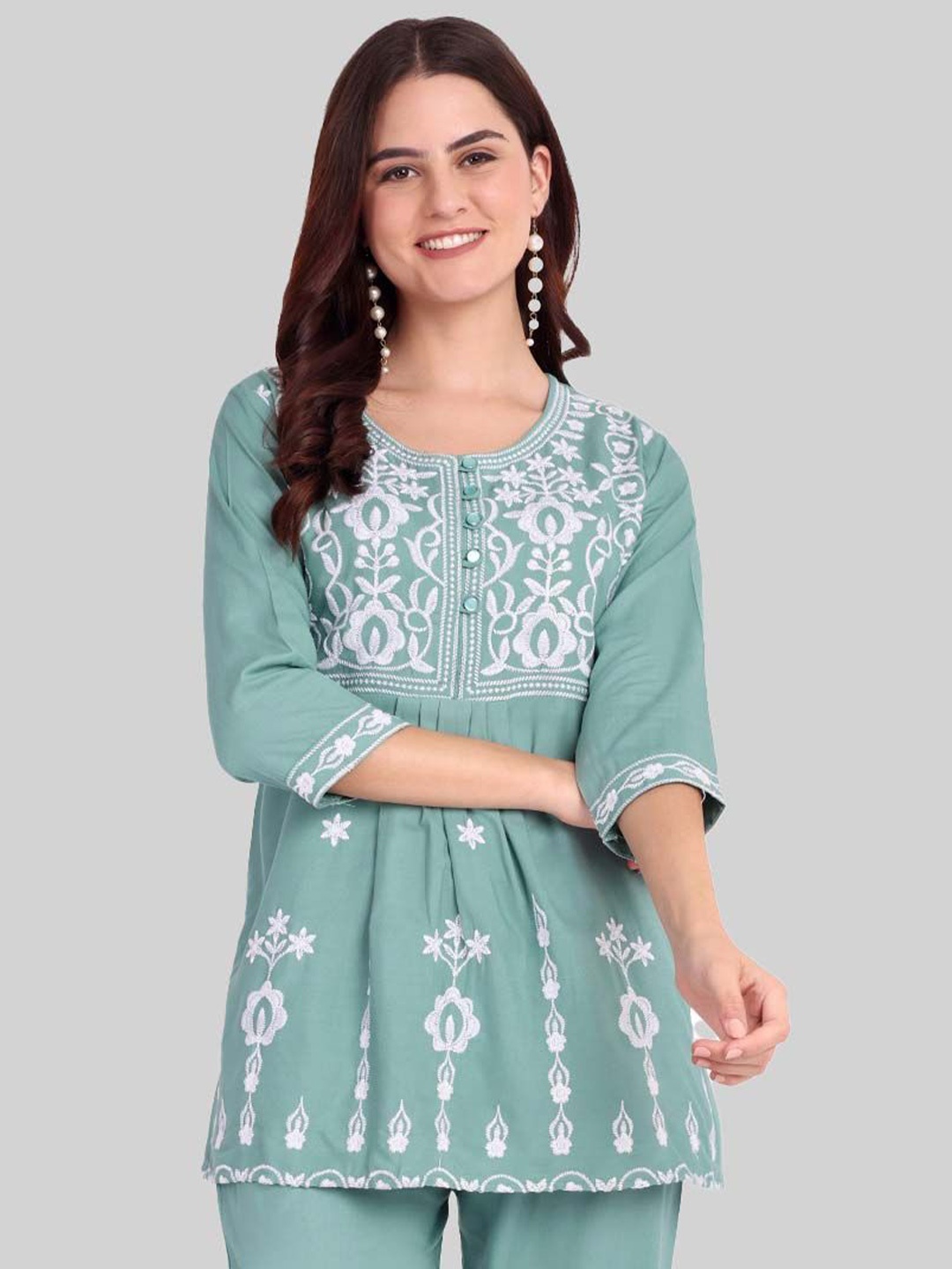 

FNOCKS Floral Embroidered Round Neck Organic Cotton A-Line Top, Green