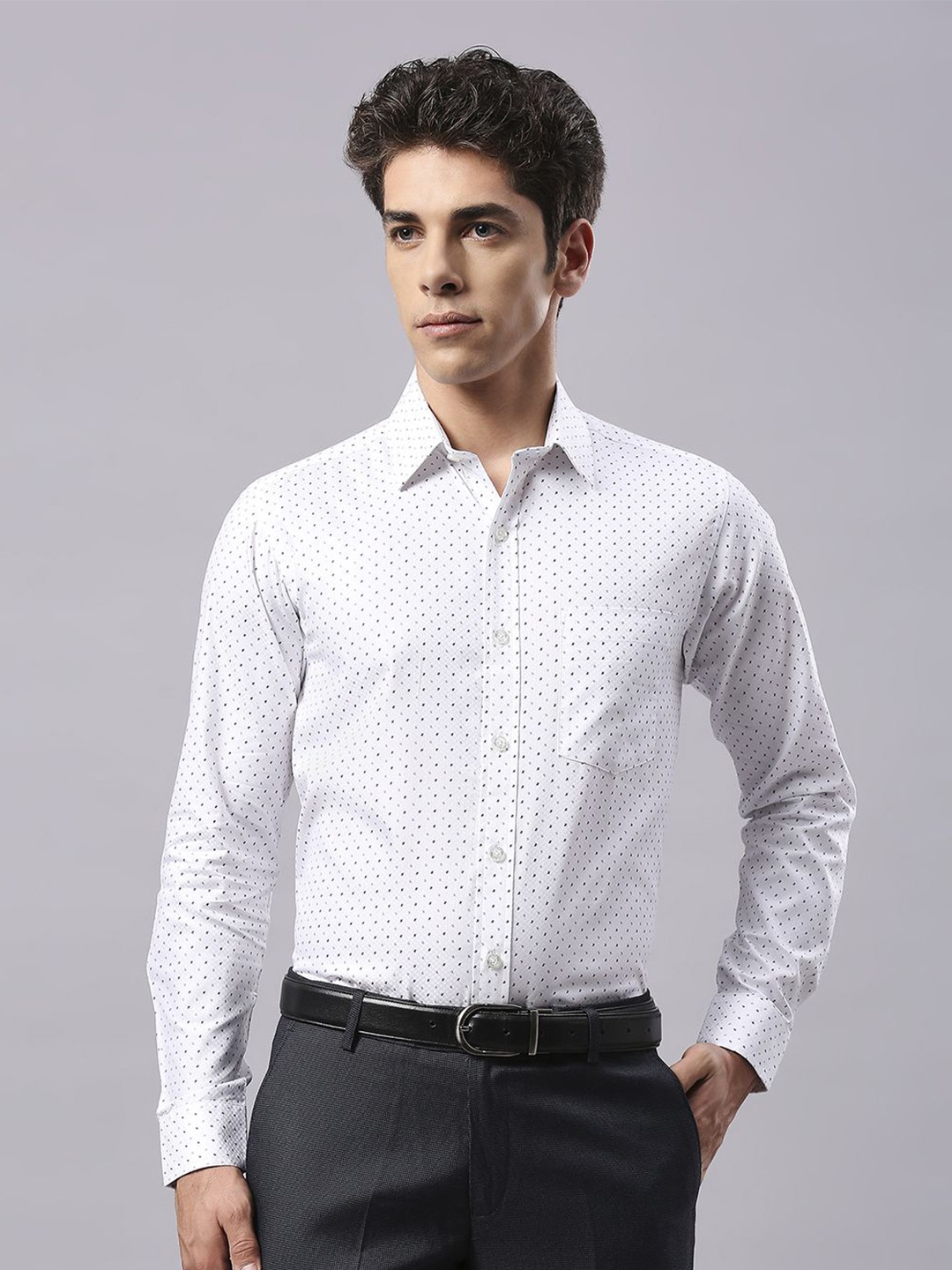 

Klub Fox Men Slim Fit Opaque Printed Formal Shirt, White