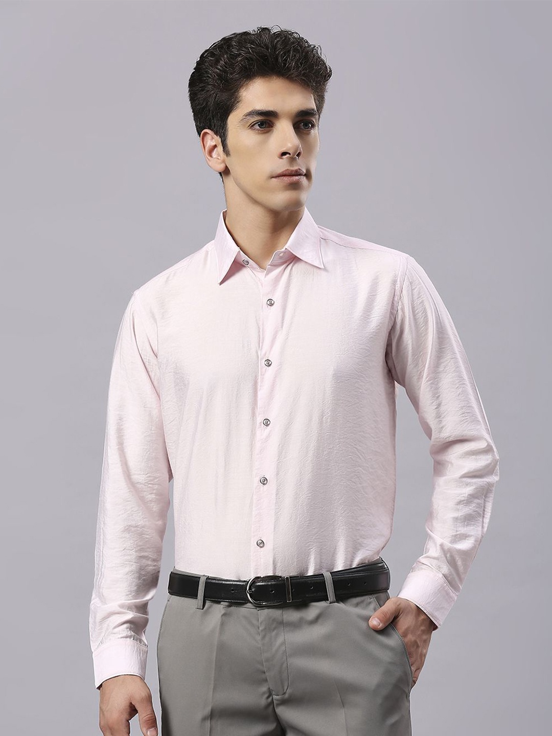 

Klub Fox Men Slim Fit Opaque Striped Formal Shirt, Pink