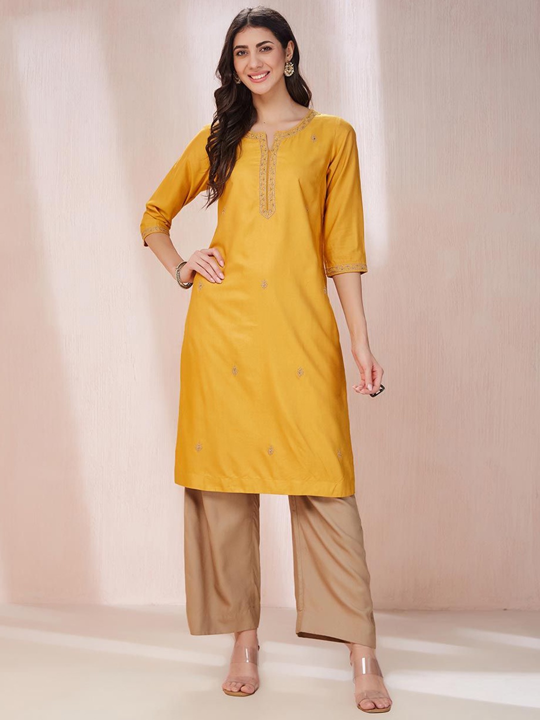 

Fabindia Floral Embroidered Notched Neck Zari Straight Kurta, Yellow