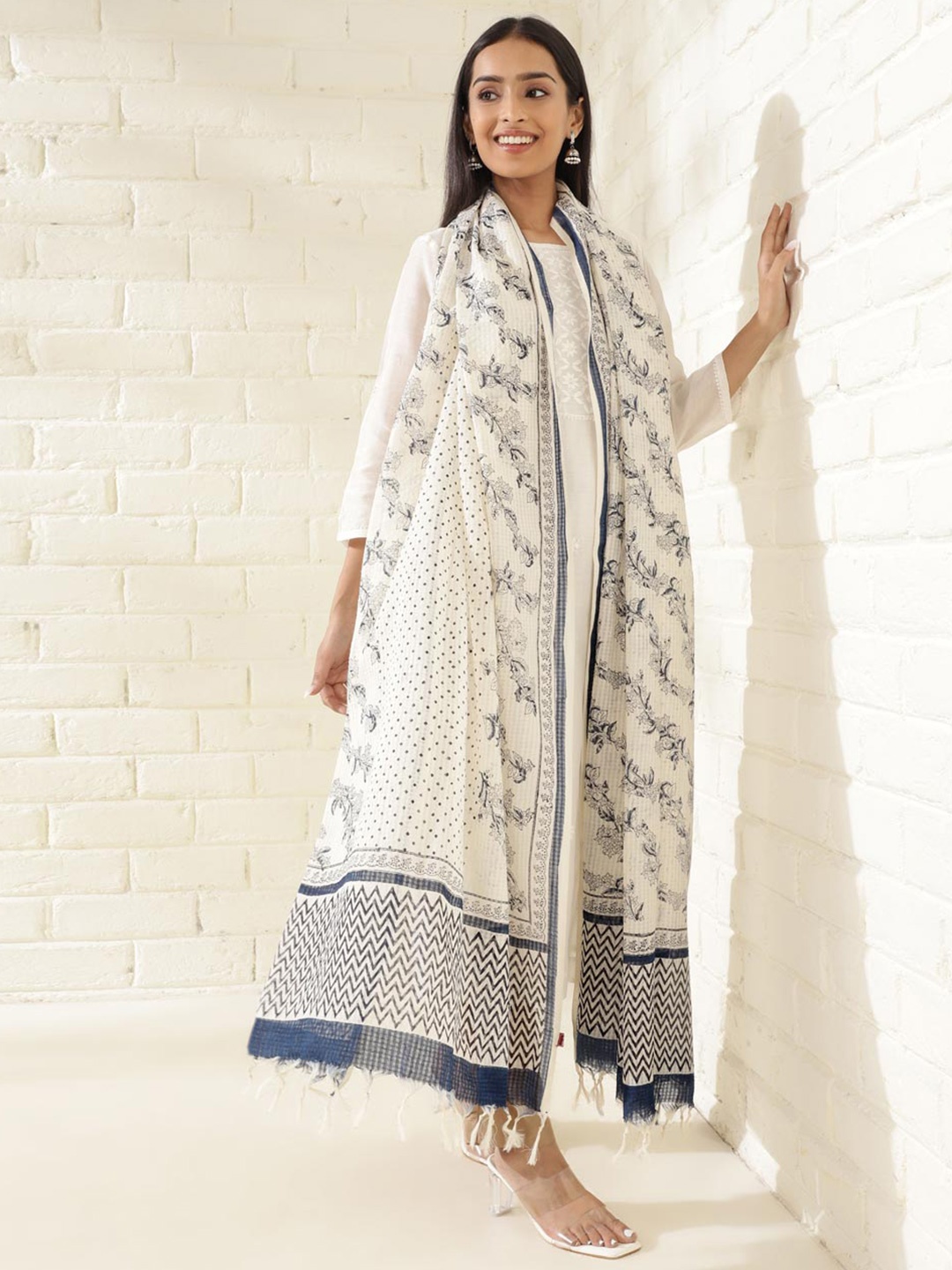 

Fabindia Floral Printed Cotton Dupatta, White