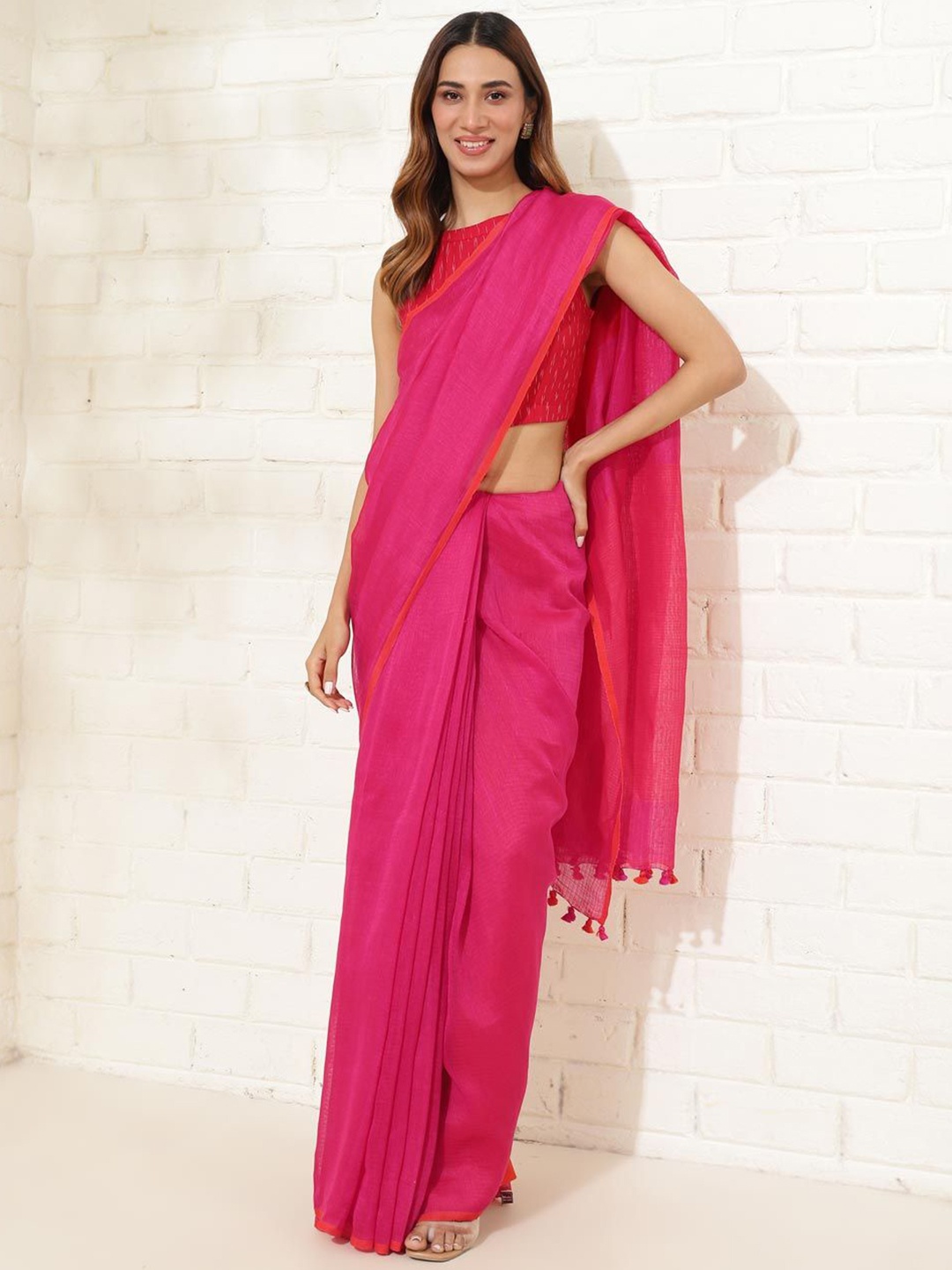 

Fabindia Woven Design Solid Saree, Pink