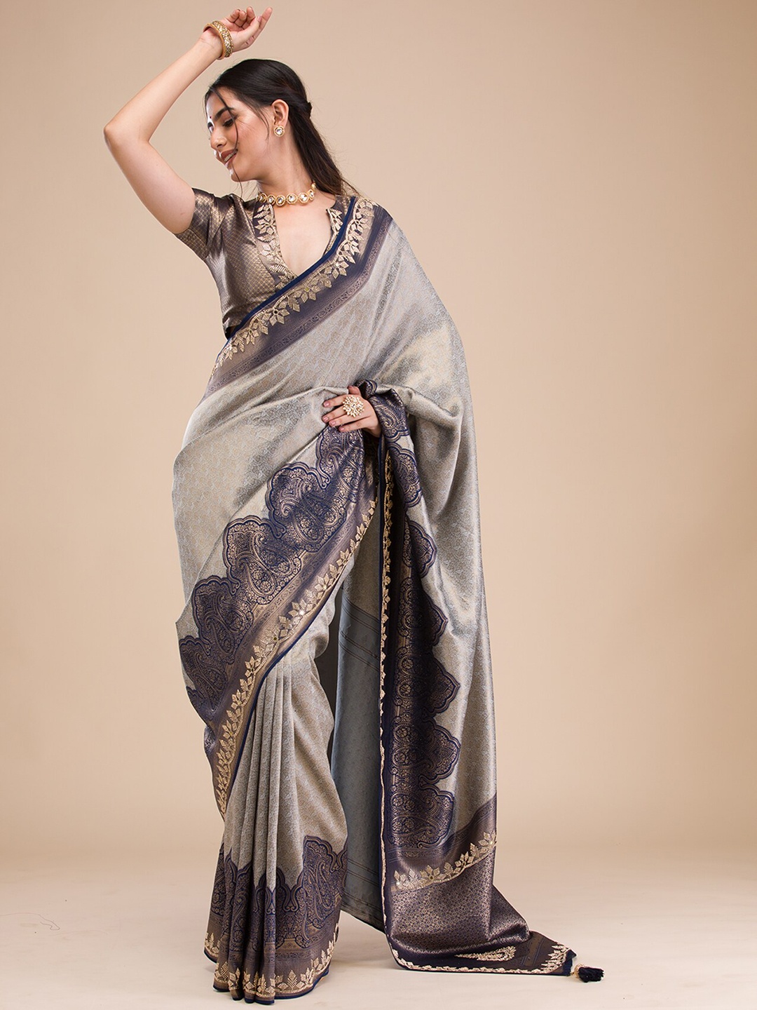 

Koskii Woven Design Beads and Stones Saree, Silver