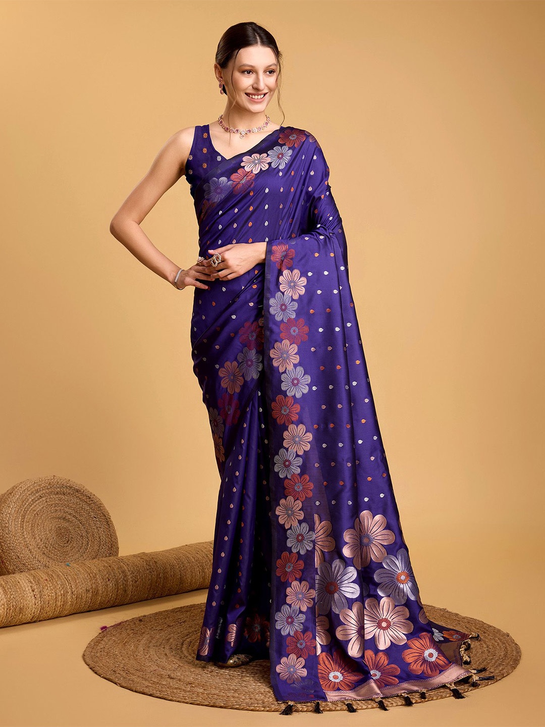 

HEER FASHION Woven Design Floral Zari Banarasi Saree, Purple