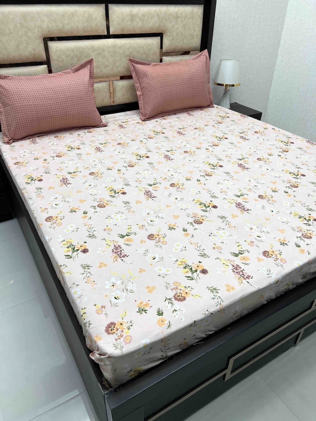 

Pure Decor Grey & White Floral 300 TC King Bedsheet with 2 Pillow Covers