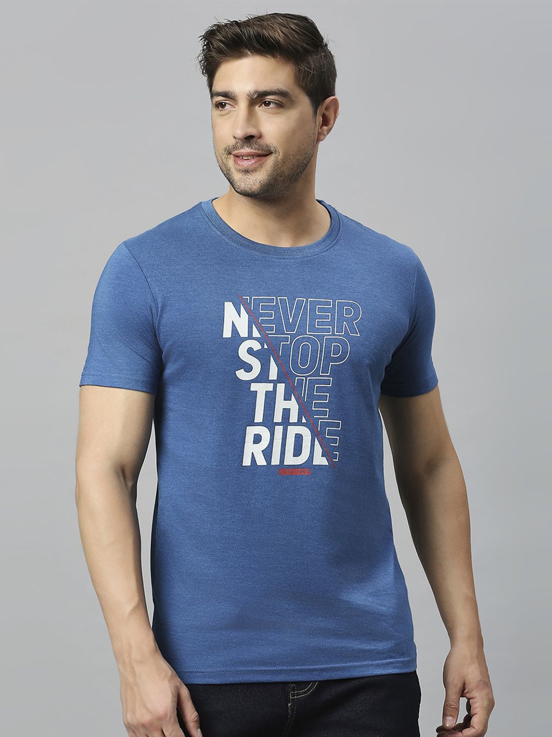 

Klub Fox Men Typography Printed Pockets T-shirt, Blue