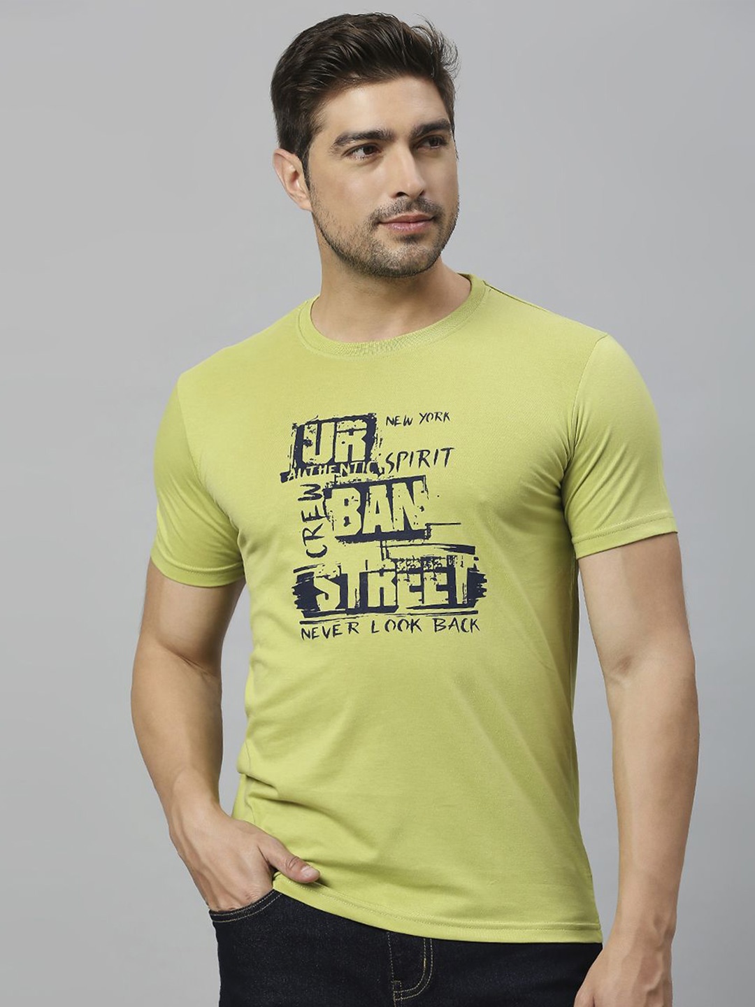 

Klub Fox Men Typography Printed Raw Edge T-shirt, Lime green