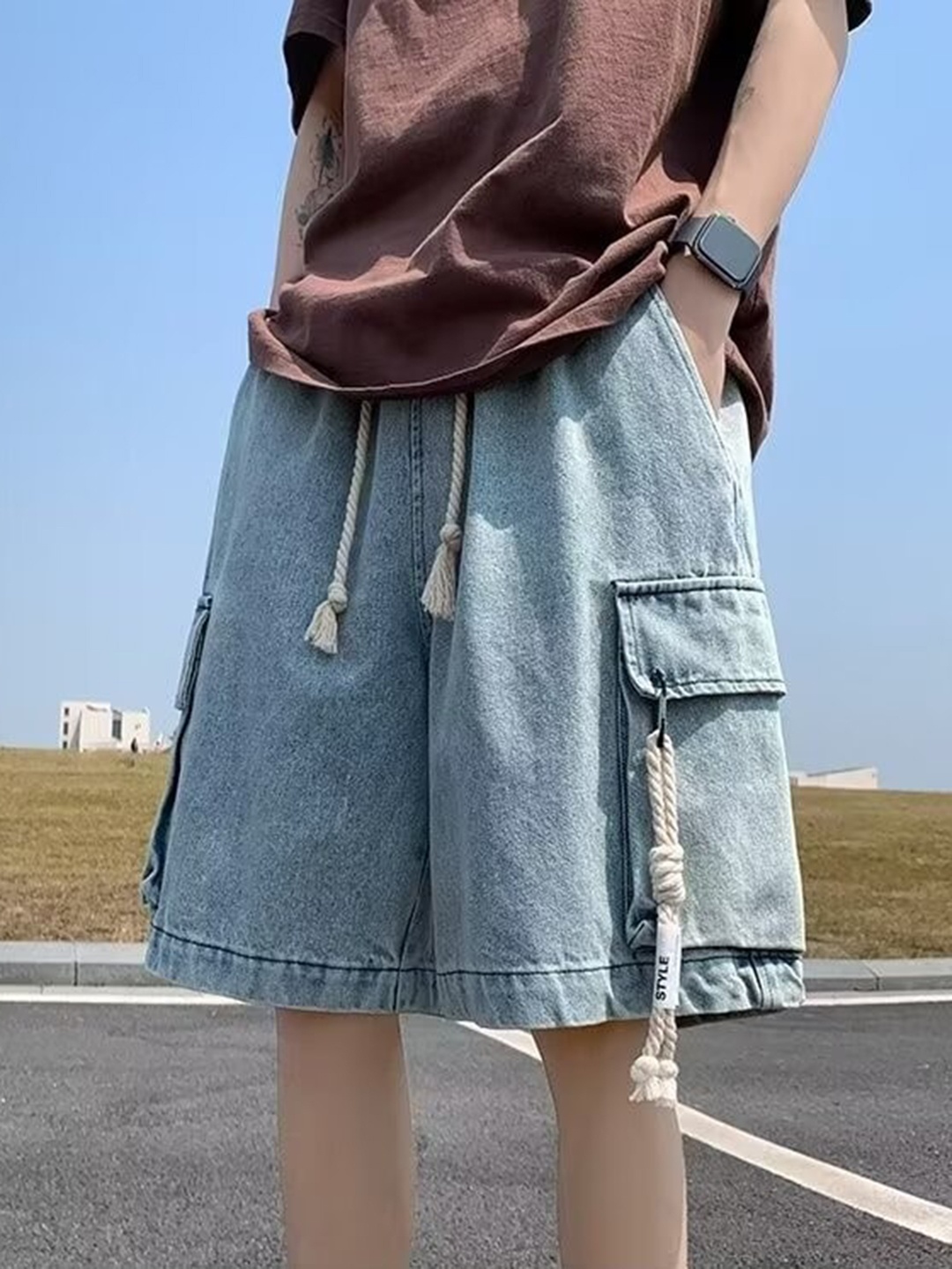 

StyleCast Men Blue Mid-Rise Relaxed Fit Cotton Corduroy Denim Shorts