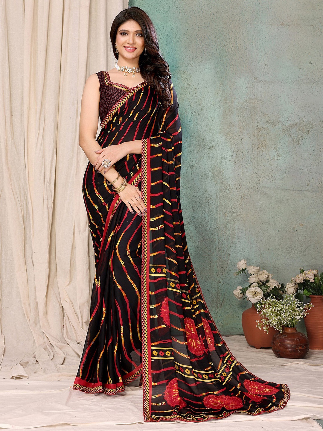 

KALINI Striped Printed Saree, Black