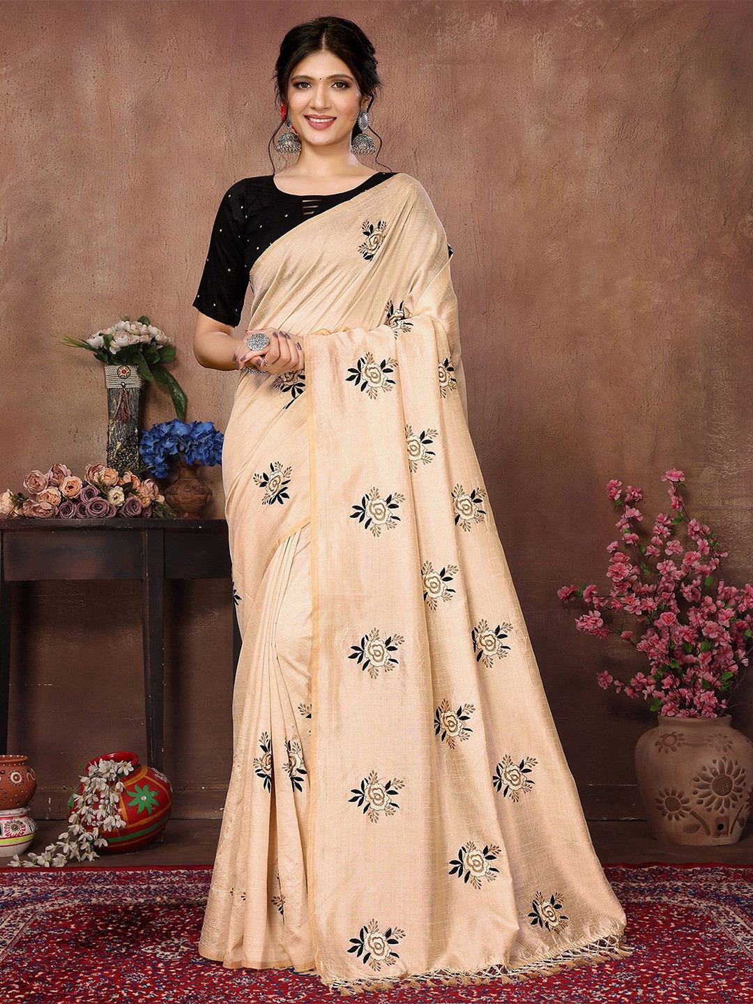 

KALINI Floral Embroidered Organza Saree, Cream