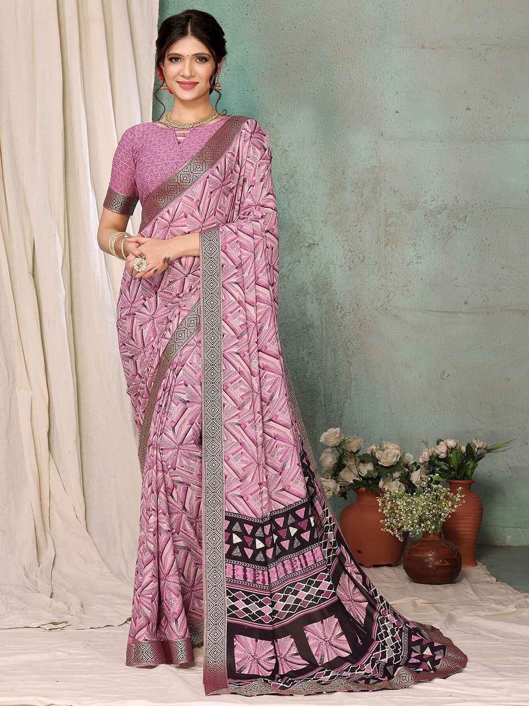 

KALINI Zari Geometric Printed Saree, Pink