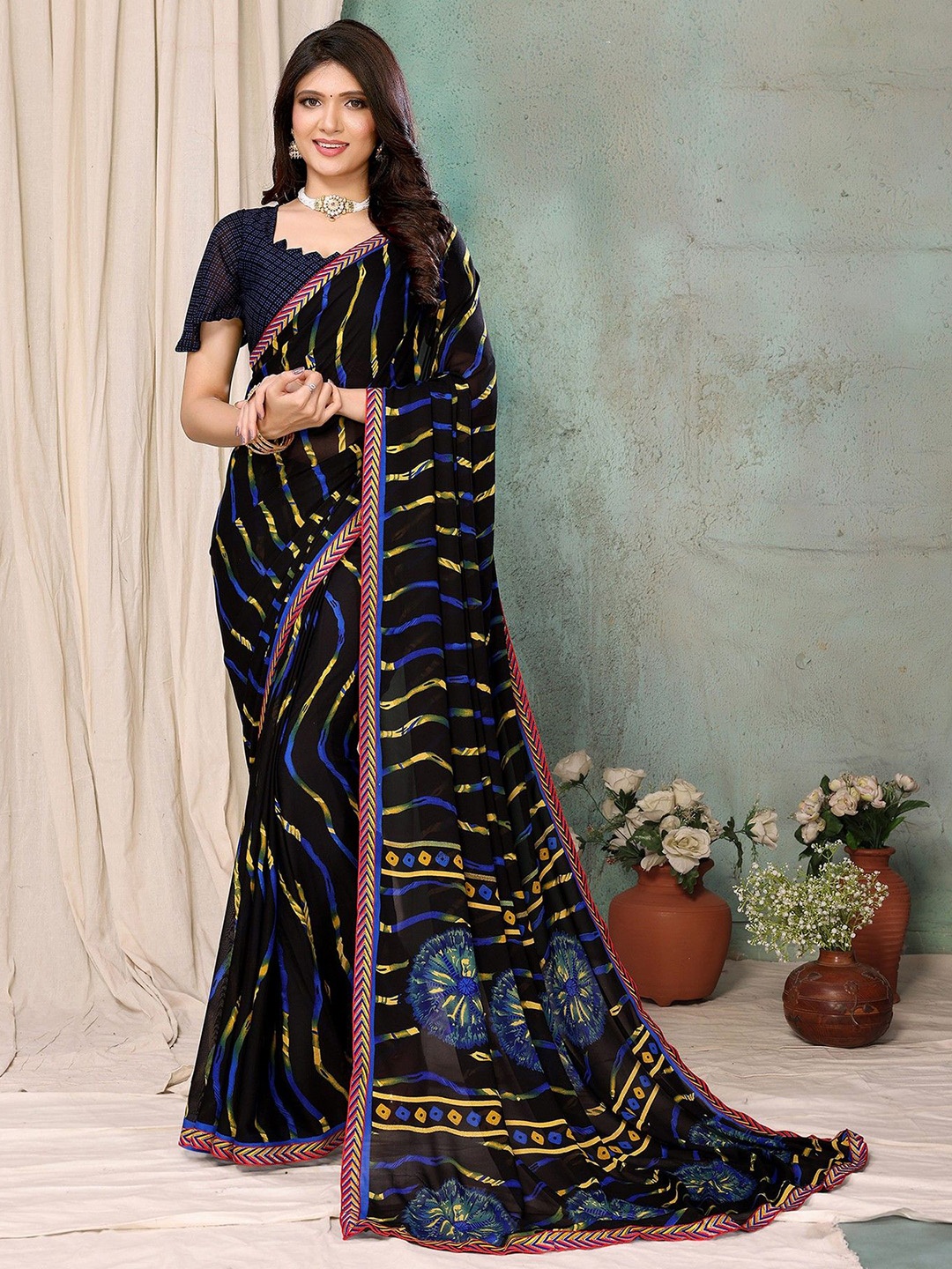 

KALINI Striped Printed Saree, Black