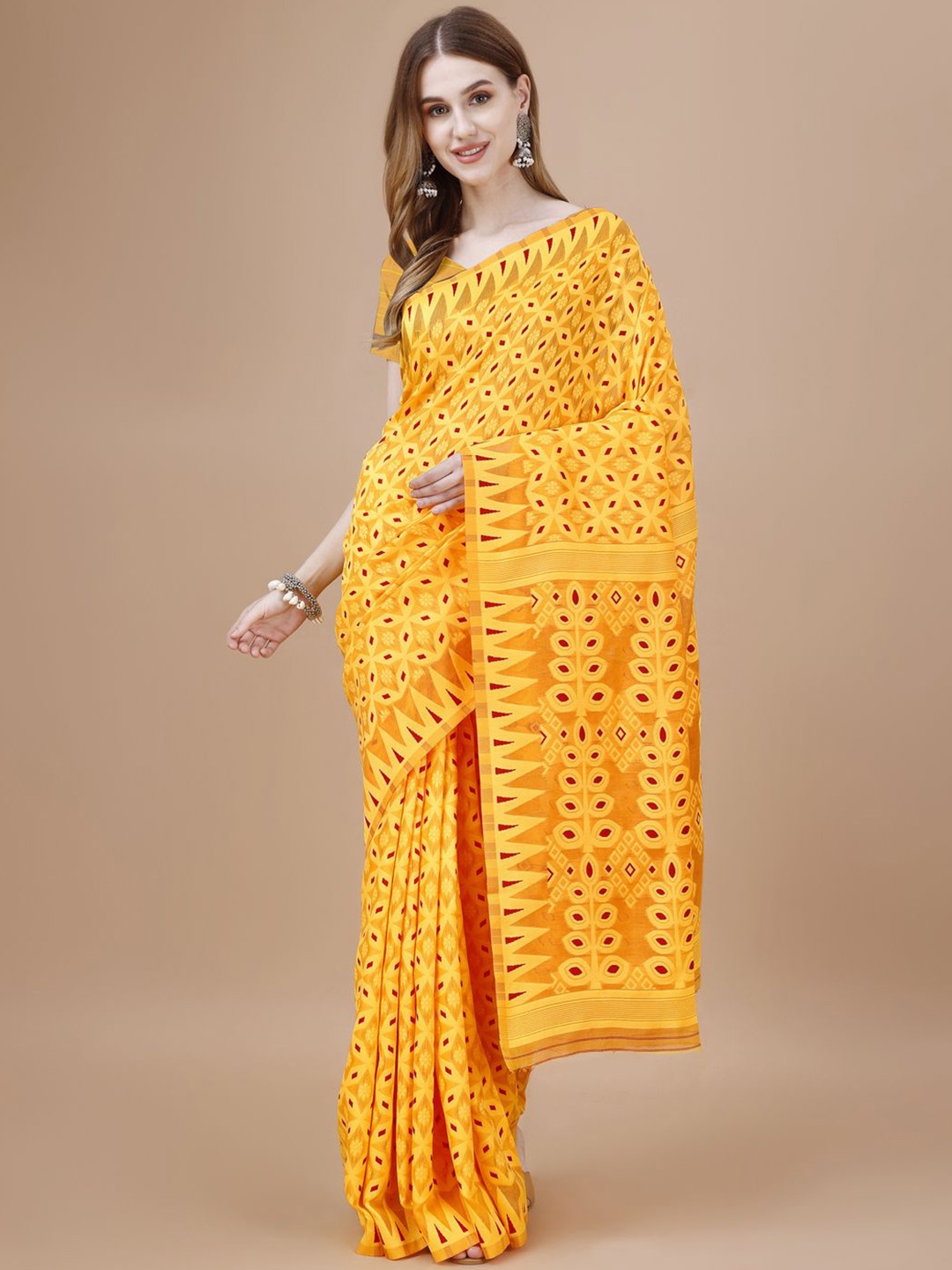 

MAGMINA Woven Design Patchwork Banarasi Saree, Yellow