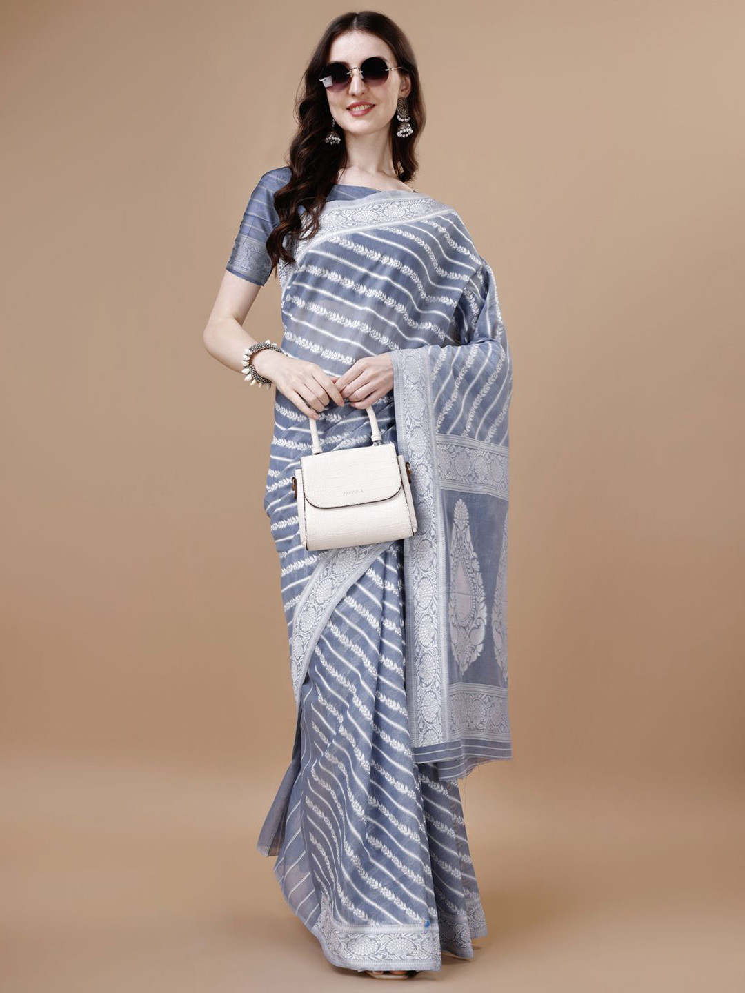 

MAGMINA Woven Design Zari Pure Cotton Banarasi Saree, Grey