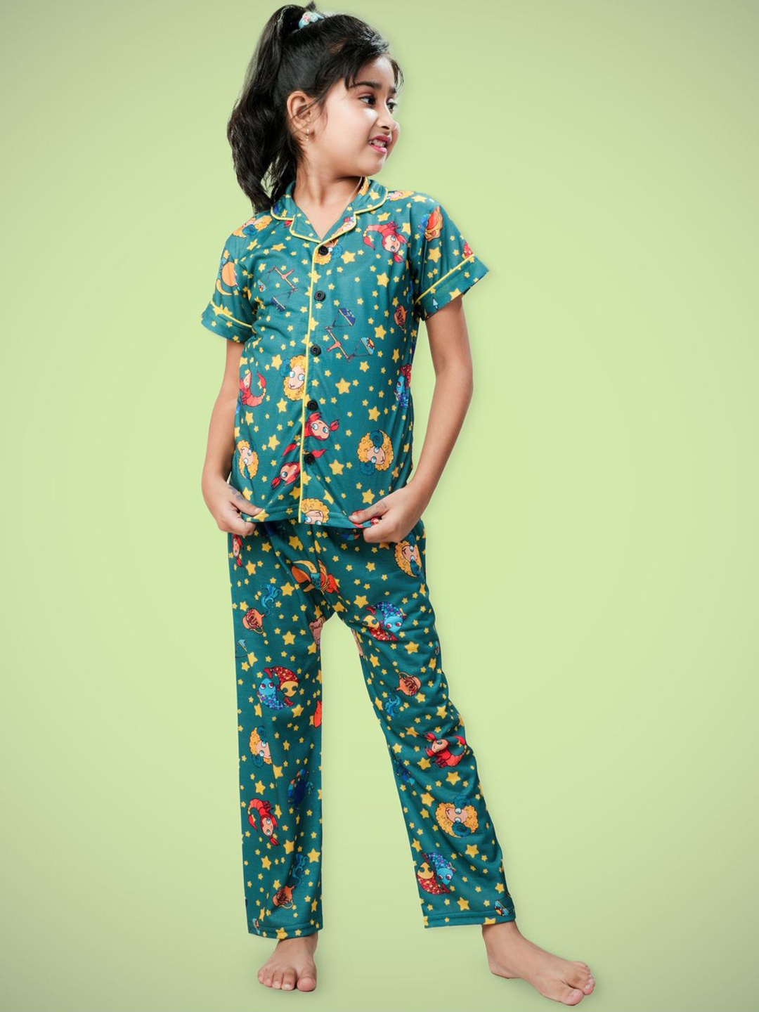 

BURBN Girls Printed Night suit, Green