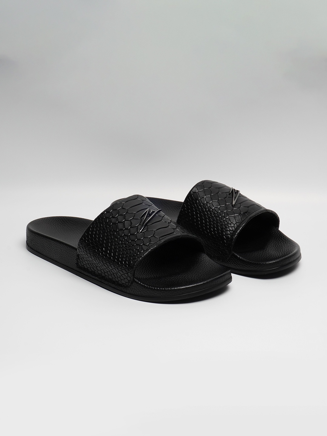 

ZEESH Men Self Design Sliders, Black