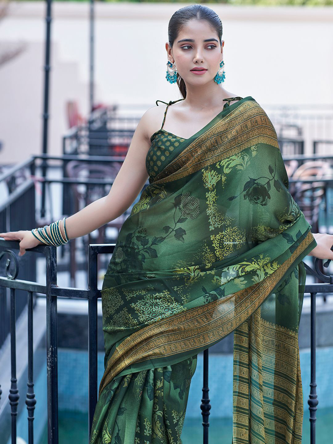 

Satrani Floral Pure Georgette Saree, Green
