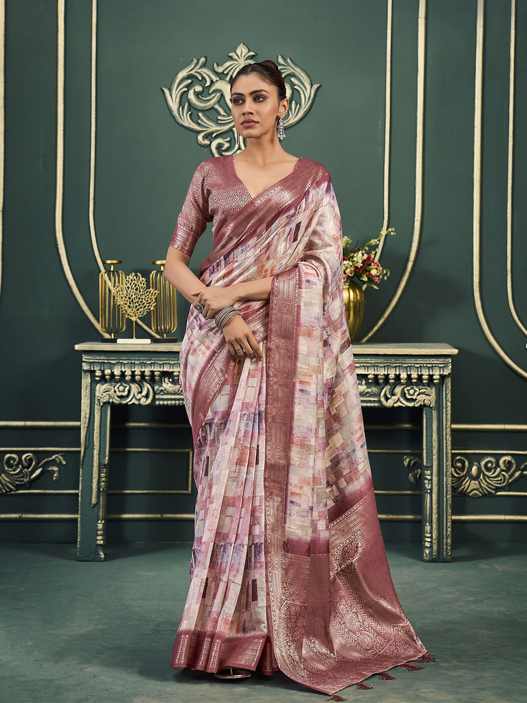 

elora Printed Pure Cotton Saree With Blouse Piece, Peach